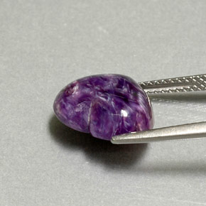 Charoíta violeta natural de 5,06 ct, forma de corazón, opaco