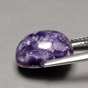 Charoíta violeta natural de 5,68 ct, corte óvalo, opaco