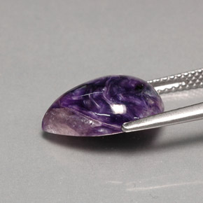 Charoíta violeta natural de 7,30 ct, en forma de pera, opaco