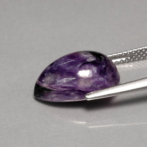 Charoíta violeta natural de 5,63 ct, en forma de pera, opaco