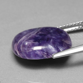 Charoíta Violeta natural de 5.33 ct, Corte Óvalo, Opaco