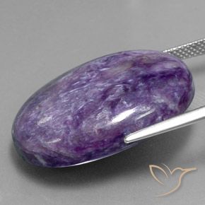 Charoíta Violeta intenso medio natural de 32.82 ct, Ovalada, Opaco