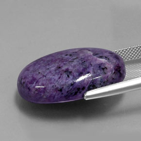 Charoíta violeta natural de 28,97 ct, corte óvalo, opaco