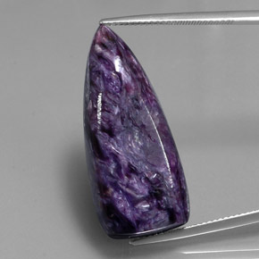 Charoíta violeta natural de 27,21 ct, forma elegante, opaco