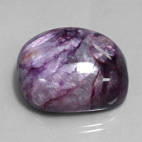 Charoíta Violeta natural de 73.87 ct, Forma elegante, Opaco