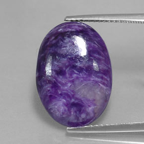 Charoíta violeta natural de 8,41 ct, corte óvalo, opaco