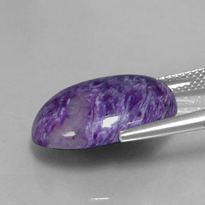 Charoíta violeta natural de 8,41 ct, corte óvalo, opaco
