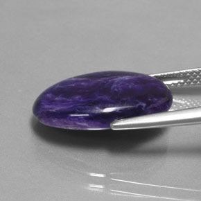 Charoíta violeta natural de 7,75 ct, corte óvalo, opaco