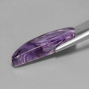 Charoíta Violeta natural de 14.90 ct, Forma elegante, Opaco