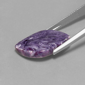 Charoíta violeta natural de 9,50 ct, forma elegante, opaco