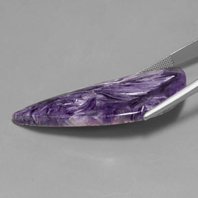 Charoíta violeta natural de 40,30 ct, forma elegante, opaco