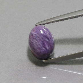 Charoíta violeta natural de 2,00 ct, corte óvalo, opaco