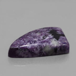 Charoíta violeta natural de 33,50 ct, forma elegante, opaco