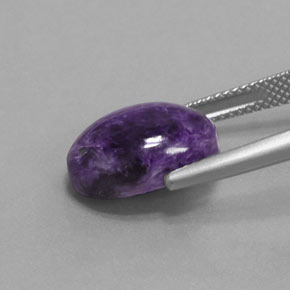 Charoíta Violeta natural de 6.09 ct, Corte Óvalo, Opaco
