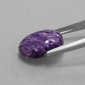 Charoíta violeta natural de 5,59 ct, corte óvalo, opaco