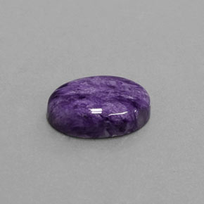 Charoíta violeta natural de 4,77 ct, corte óvalo, opaco