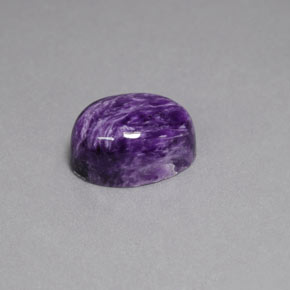 Charoíta Violeta natural de 8.26 ct, Corte Óvalo, Opaco