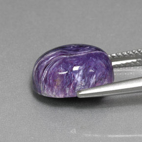 Charoíta violeta natural de 5,56 ct, corte óvalo, opaco