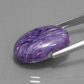 Charoíta violeta natural de 14,05 ct, corte óvalo, opaco