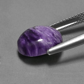 Charoíta Violeta natural de 4.47 ct, Corte Óvalo, Opaco