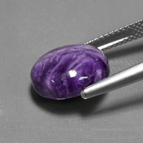 Charoíta violeta natural de 4,82 ct, corte óvalo, opaco