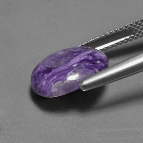 Charoíta violeta natural de 3,56 ct, corte óvalo, opaco