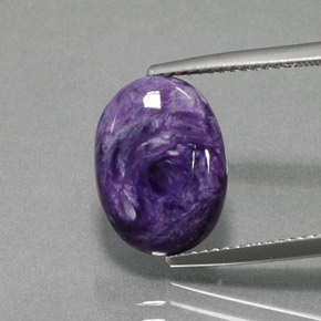 Charoíta violeta natural de 5,03 ct, corte óvalo, opaco