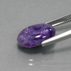 Charoíta violeta natural de 5,03 ct, corte óvalo, opaco