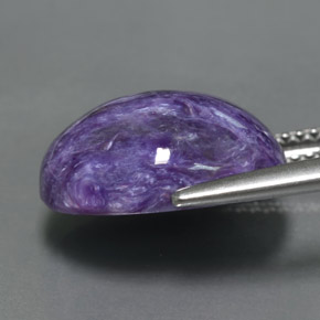 Charoíta Violeta natural de 6.72 ct, Corte Óvalo, Opaco