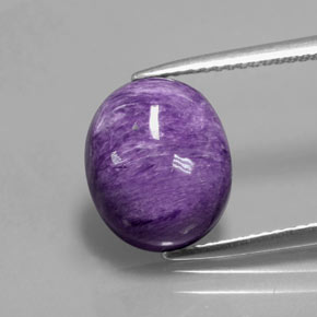Charoíta violeta natural de 4,80 ct, corte óvalo, opaco