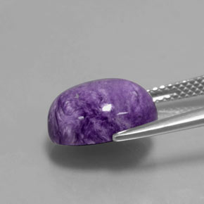 Charoíta violeta natural de 4,80 ct, corte óvalo, opaco
