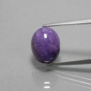 Charoíta Violeta natural de 4.20 ct, Corte Óvalo, Opaco