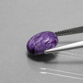 Charoíta violeta natural de 3,35 ct, corte óvalo, opaco
