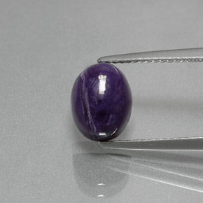 Charoíta violeta natural de 2,56 ct, corte óvalo, opaco