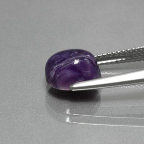 Charoíta violeta natural de 2,56 ct, corte óvalo, opaco