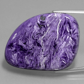 Charoíta Violeta natural de 63.04 ct, Forma elegante, Opaco