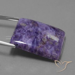 Charoíta Violeta medio natural de 54.21 ct, Corte Baguette, Opaco
