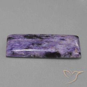 Charoíta Violeta oscuro natural de 58.04 ct, Corte Baguette, Opaco