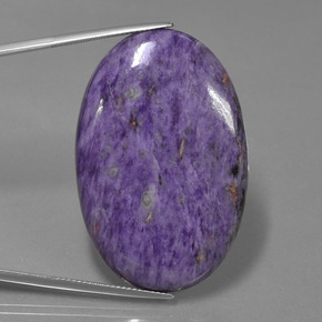 Charoíta violeta natural de 62,00 ct, corte óvalo, opaco