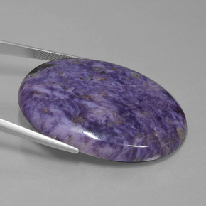Charoíta violeta natural de 108,93 ct, corte óvalo, opaco