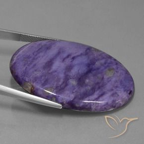 Charoíta Violeta medio natural de 71.34 ct, Ovalada, Opaco