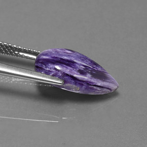 Charoíta violeta natural de 4,07 ct, en forma de pera, opaco