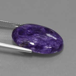 Charoíta violeta natural de 15,00 ct, corte óvalo, opaco
