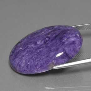 Charoíta Violeta natural de 31.59 ct, Corte Óvalo, Opaco