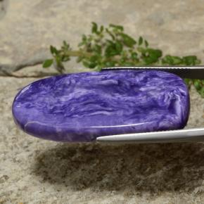 Charoíta Violeta natural de 33.22 ct, Forma elegante, Opaco