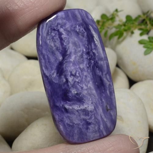 Charoíta Violeta intenso natural de 48.33 ct, Forma Cojín, Opaco