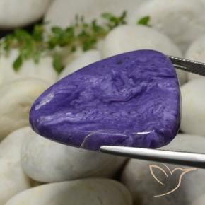 Charoíta Violeta intenso natural de 43.59 ct, Trillón, Opaco