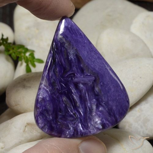 Charoíta violeta natural de 44,12 ct, en forma de pera, opaco