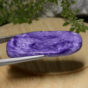 Charoíta Violeta oscuro medio natural de 29.45 ct, Forma elegante, Opaco