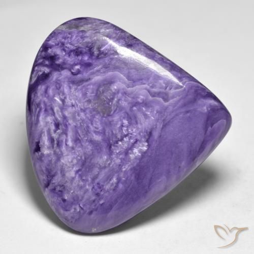 Charoíta violeta natural de 51,09 ct, en forma de pera, opaco